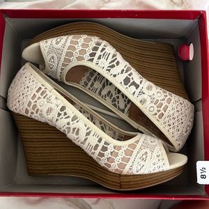 american eagle heels